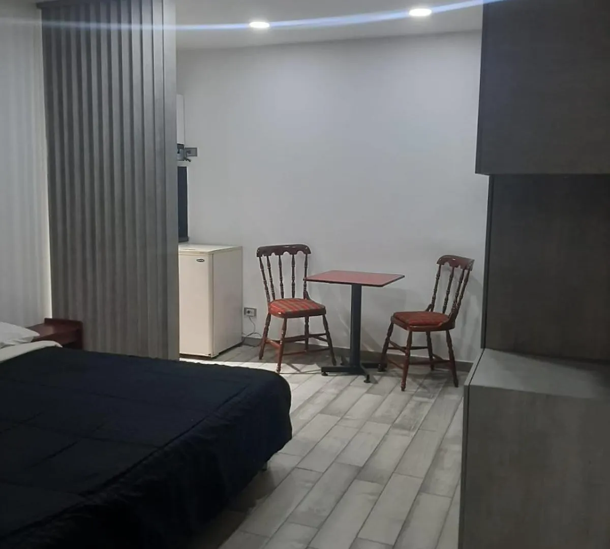Sector De Corferias , Apartaestudios Y Habitaciones , A 10 Cuadras Embajada Americana , Cerca Al Can , G 12 , Universidad Nacional , Aeropuerto A 2 Cuadras Estacion Ciudad Universitaria Marque-Tresdiecisietecincoveintisieteveintiseistreintayuno Bogotá Hotel